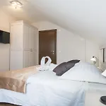 Stella *
