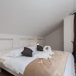 Stella *